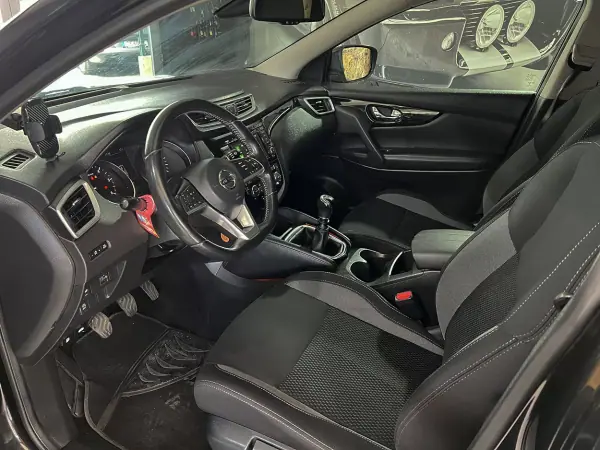 Nissan Qashqai 2019 - 19900 EUR, 113385 km - AUTO.MOTO.pt - 113385km - foto 6 de 22