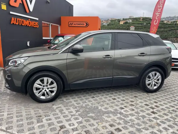 Peugeot 3008 2020 - 17950 EUR, 93626 km - AUTO.MOTO.pt - 93626km - foto 4 de 12