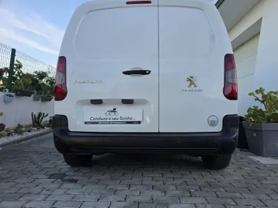 Peugeot Partner 2019 - 14900 EUR, 73560 km - AUTO.MOTO.pt - 73560km - foto 21 de 52