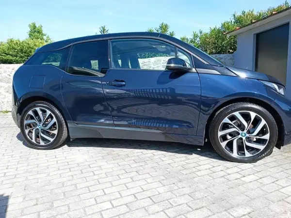 BMW i3 2019 - 24500 EUR, 75900 km - AUTO.MOTO.pt - 75900km - foto 7 de 16