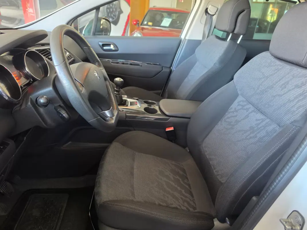 Peugeot 3008 2011 - 8450 EUR, 144500 km - 144500km - foto 11 de 22