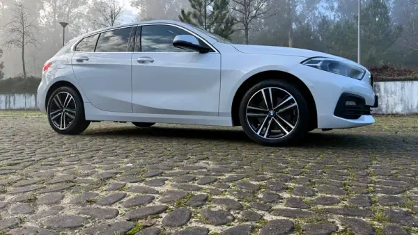 BMW 118 2019 - 22900 EUR, 142000 km - AUTO.MOTO.pt - 142000km - foto 20 de 22
