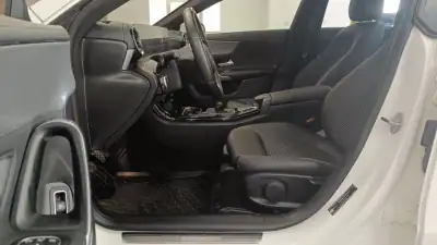 Mercedes-Benz CLA 180 2021 - 33900 EUR, 146490 km - AUTO.MOTO.pt - 146490km - foto 47 de 48