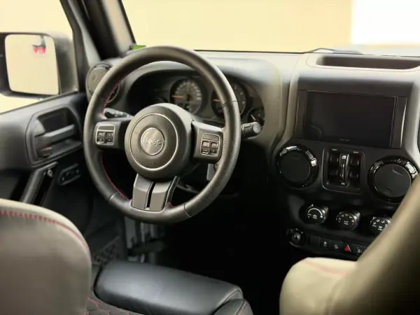 Jeep Wrangler Unlimited 2014 - 78500 EUR, 95000 km - 95000km - foto 20 de 31