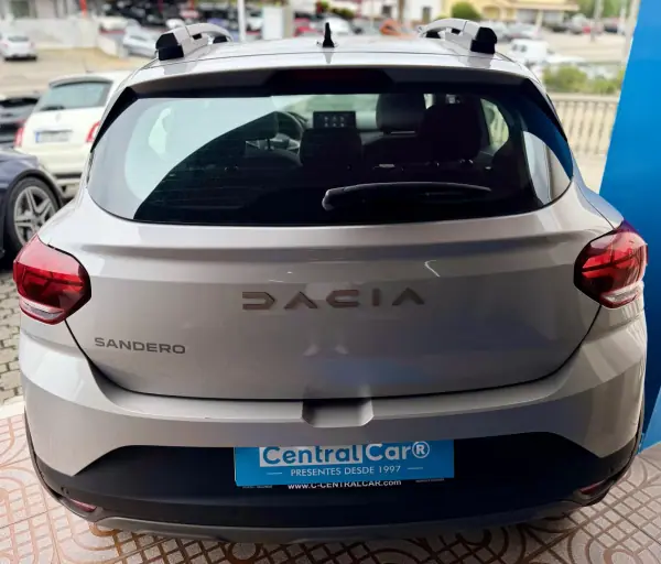 Dacia Sandero 2024 - 16450 EUR, 47000 km - AUTO.MOTO.pt - 47000km - foto 10 de 27
