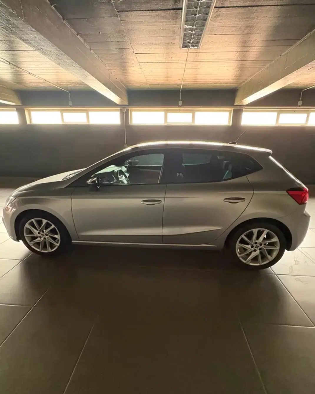SEAT Ibiza 2024 - 17500 EUR, 48300 km - AUTO.MOTO.pt - 48300km - foto 4 de 12