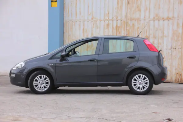 Fiat Punto 2017 — foto 2 de 15