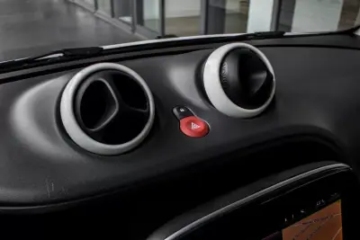 Smart ForTwo Coupé 2019 - 10900 EUR, 68296 km - AUTO.MOTO.pt - 68296km - foto 21 de 37