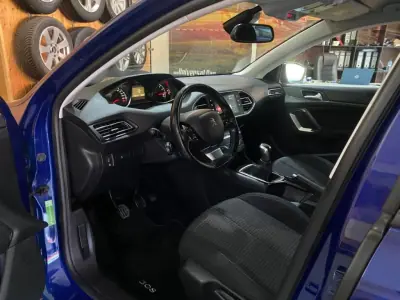 Peugeot 308 2018 - 13900 EUR, 114000 km - 114000km - foto 6 de 19