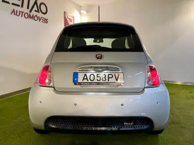 Fiat 500e 2015 - 10750 EUR, 89000 km - AUTO.MOTO.pt - 89000km - foto 8 de 27
