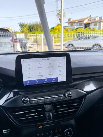 Ford Focus 2019 - 15500 EUR, 124230 km - 124230km - foto 23 de 26