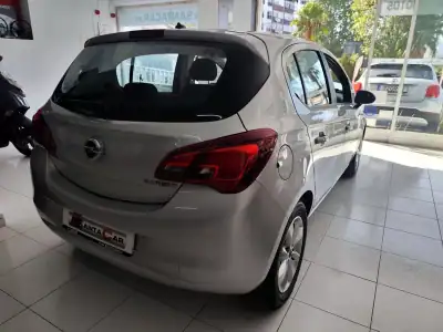Opel Corsa 2018 - 10980 EUR, 118000 km - AUTO.MOTO.pt - 118000km - foto 15 de 23