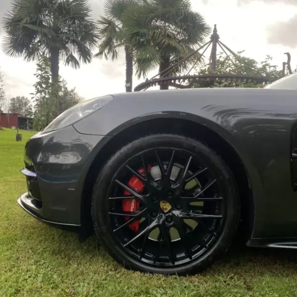 Porsche Panamera Sport Turismo 2019 - 69990 EUR, 210000 km - AUTO.MOTO.pt - 210000km - foto 5 de 50