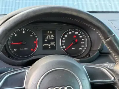 Audi A1 2012 - 8950 EUR, 229900 km - AUTO.MOTO.pt - 229900km - foto 8 de 22