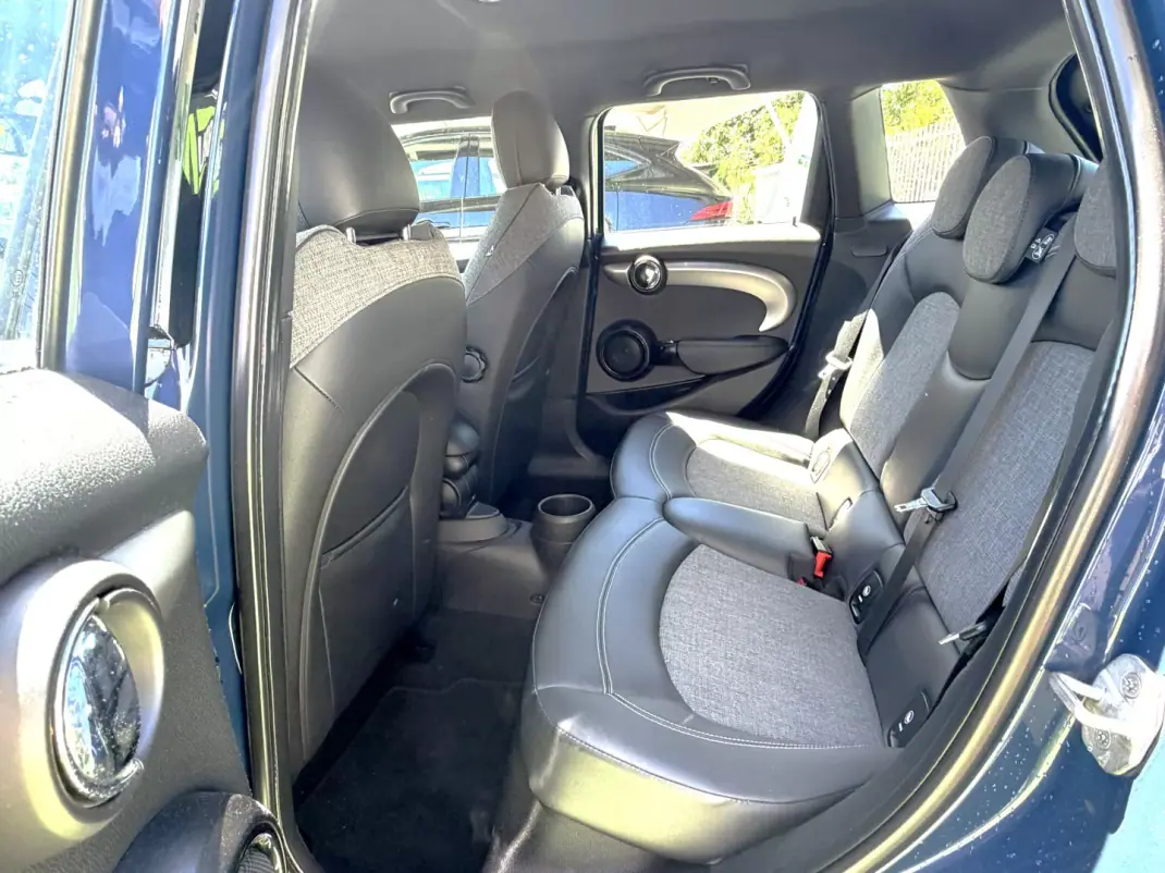 MINI Cooper 2014 - 11850 EUR, 132056 km - AUTO.MOTO.pt - 132056km - foto 11 de 13
