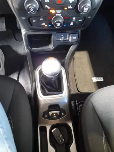 Jeep Renegade 2020 - 17990 EUR, 81429 km - AUTO.MOTO.pt - 81429km - foto 16 de 16