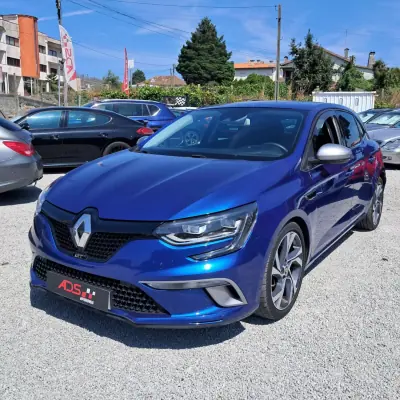 Renault Mégane 2016 - 16890 EUR, 112000 km - AUTO.MOTO.pt - 112000km - foto 11 de 12