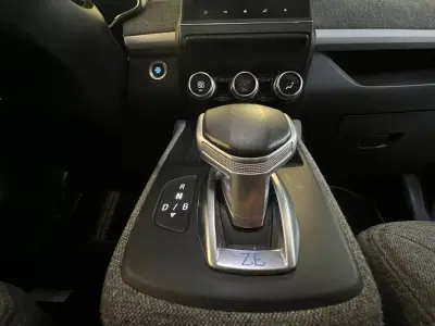 Renault Zoe 2020 - 13990 EUR, 145000 km - AUTO.MOTO.pt - 145000km - foto 44 de 52