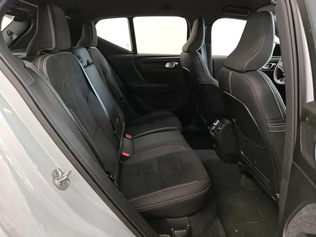 Volvo XC 40 2022 - 30900 EUR, 87733 km - 87733km - foto 8 de 9