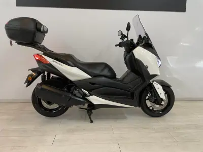 Yamaha XMAX 2017 - 3950 EUR, 9400 km - 9400km - foto 6 de 19