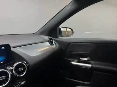 Mercedes-Benz GLA 250 2022 - 34000 EUR, 106000 km - AUTO.MOTO.pt - 106000km - foto 14 de 34
