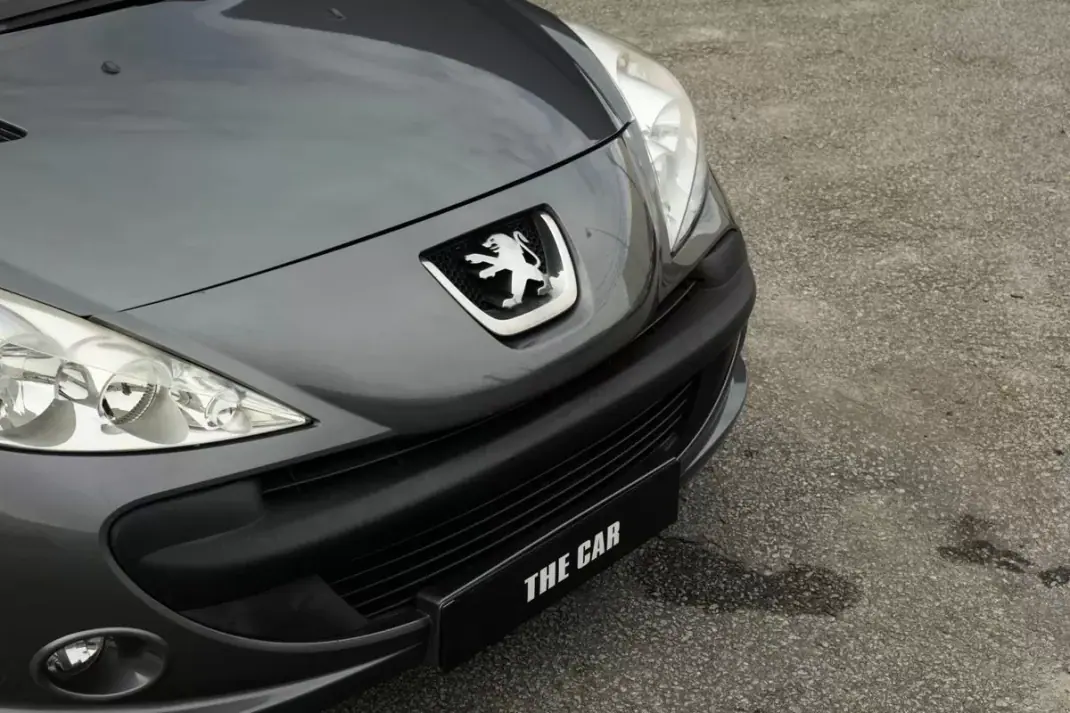 Peugeot 206 2010 - 5850 EUR, 96800 km - AUTO.MOTO.pt - 96800km - foto 3 de 19