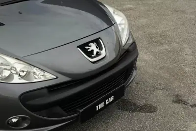 Peugeot 206 2010 - 5850 EUR, 96800 km - AUTO.MOTO.pt - 96800km - foto 3 de 19