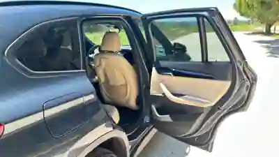 BMW X1 2016 - 20000 EUR, 150000 km - AUTO.MOTO.pt - 150000km - foto 10 de 14