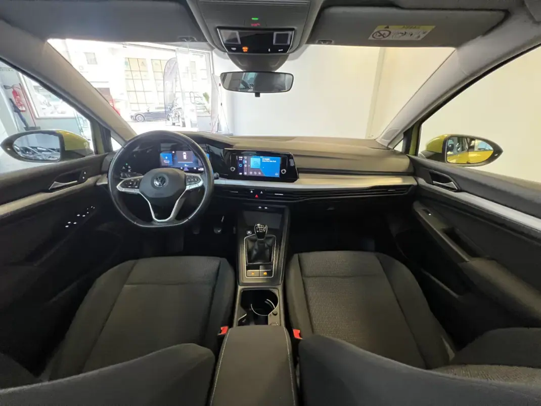 Volkswagen Golf 2021 - 16990 EUR, 50000 km - AUTO.MOTO.pt - 50000km - foto 16 de 34