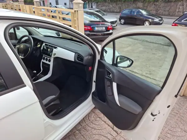 Citroën C3 2010 - 6500 EUR, 191000 km - AUTO.MOTO.pt - 191000km - foto 21 de 33