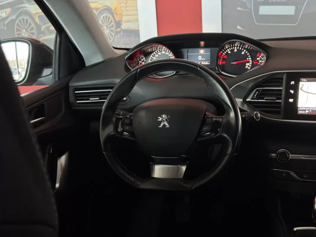 Peugeot 308 SW 2018 - 14990 EUR, 124838 km - AUTO.MOTO.pt - 124838km - foto 20 de 21