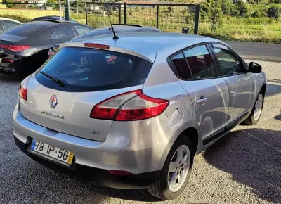 Renault Mégane 2010 - 6500 EUR, 280000 km - AUTO.MOTO.pt - 280000km - foto 2 de 15