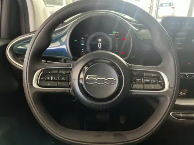 Fiat 500e 2021 - 18600 EUR, 45555 km - 45555km - foto 8 de 25