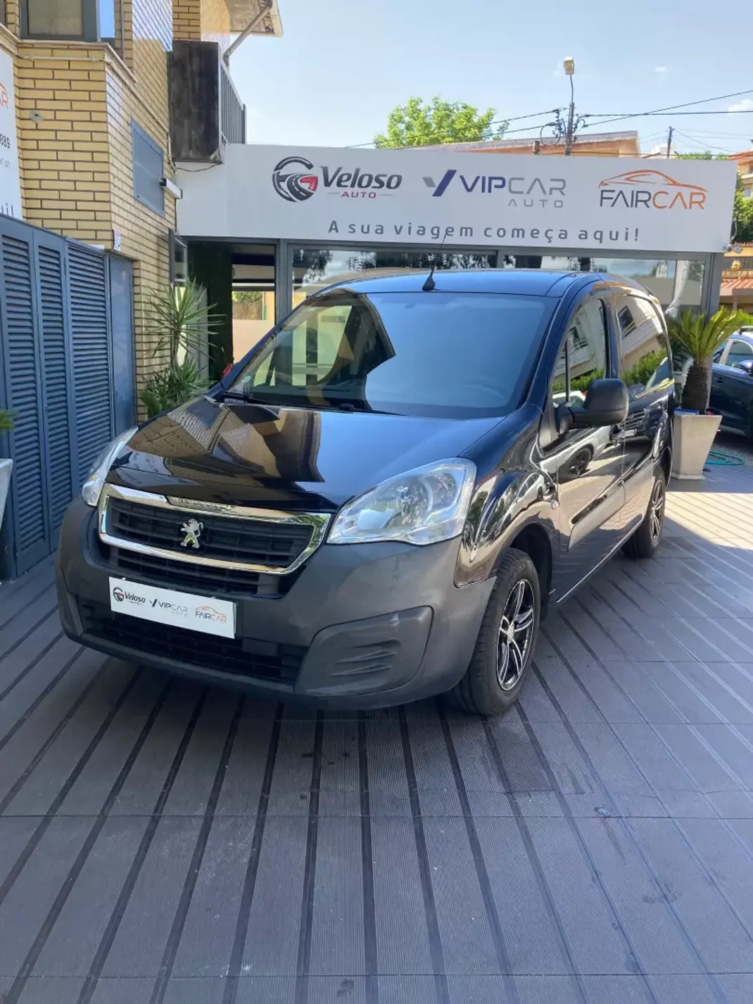 Peugeot PARTNER 1.6 BHDI L1 PRO 2017 - 9250 EUR, 164900 km - AUTO.MOTO.pt - 164900km - foto 1 de 22