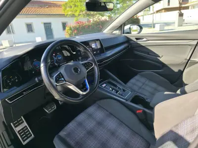 Volkswagen Golf 2020 - 21990 EUR, 66000 km - AUTO.MOTO.pt - 66000km - foto 25 de 33