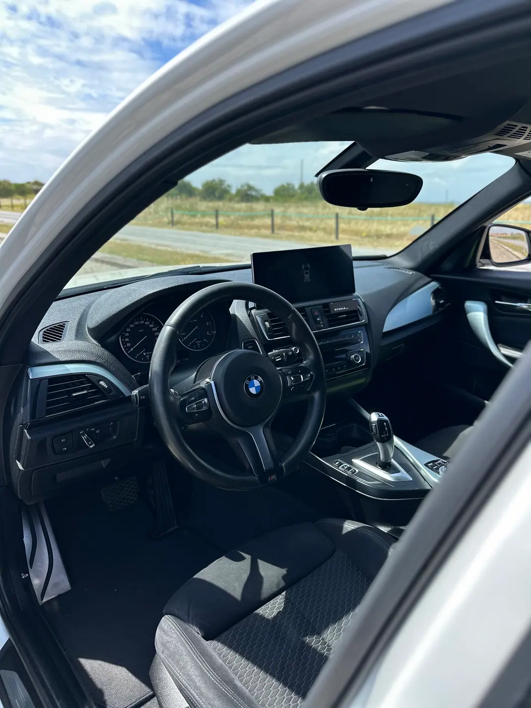 BMW 118 2017 - 18990 EUR, 206000 km - AUTO.MOTO.pt - 206000km - foto 6 de 16