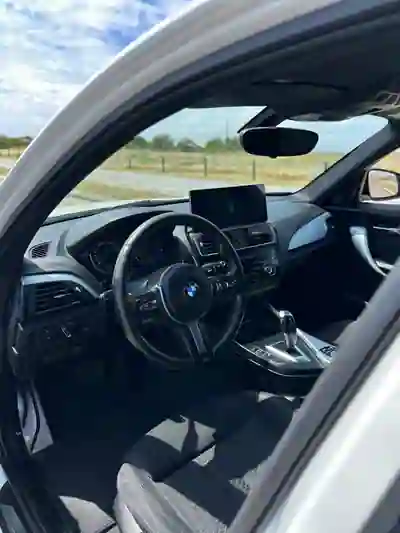 BMW 118 2017 - 18990 EUR, 206000 km - AUTO.MOTO.pt - 206000km - foto 6 de 16