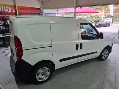 Fiat Doblo 2012 - 5900 EUR, 313000 km - AUTO.MOTO.pt - 313000km - foto 3 de 16