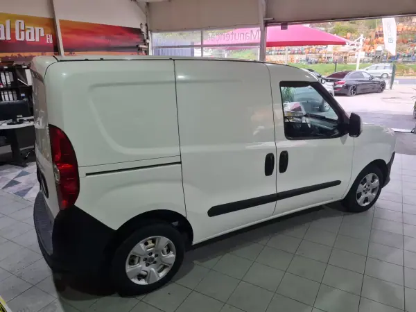 Fiat Doblo 2012 - 5900 EUR, 313000 km - AUTO.MOTO.pt - 313000km - foto 3 de 16