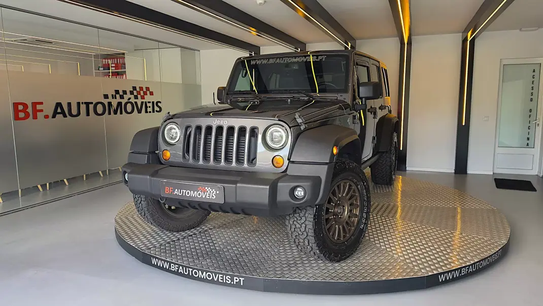Jeep Wrangler Unlimited 2018 - 49500 EUR, 104894 km - AUTO.MOTO.pt - 104894km - foto 1 de 63