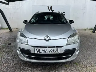 Renault Mégane Break 2012 - 4500 EUR, 299771 km - AUTO.MOTO.pt - 299771km - foto 3 de 11