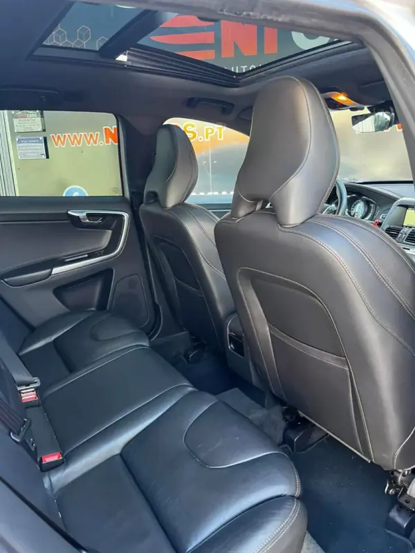 Volvo XC 60 2016 - 22900 EUR, 182664 km - AUTO.MOTO.pt - 182664km - foto 17 de 18