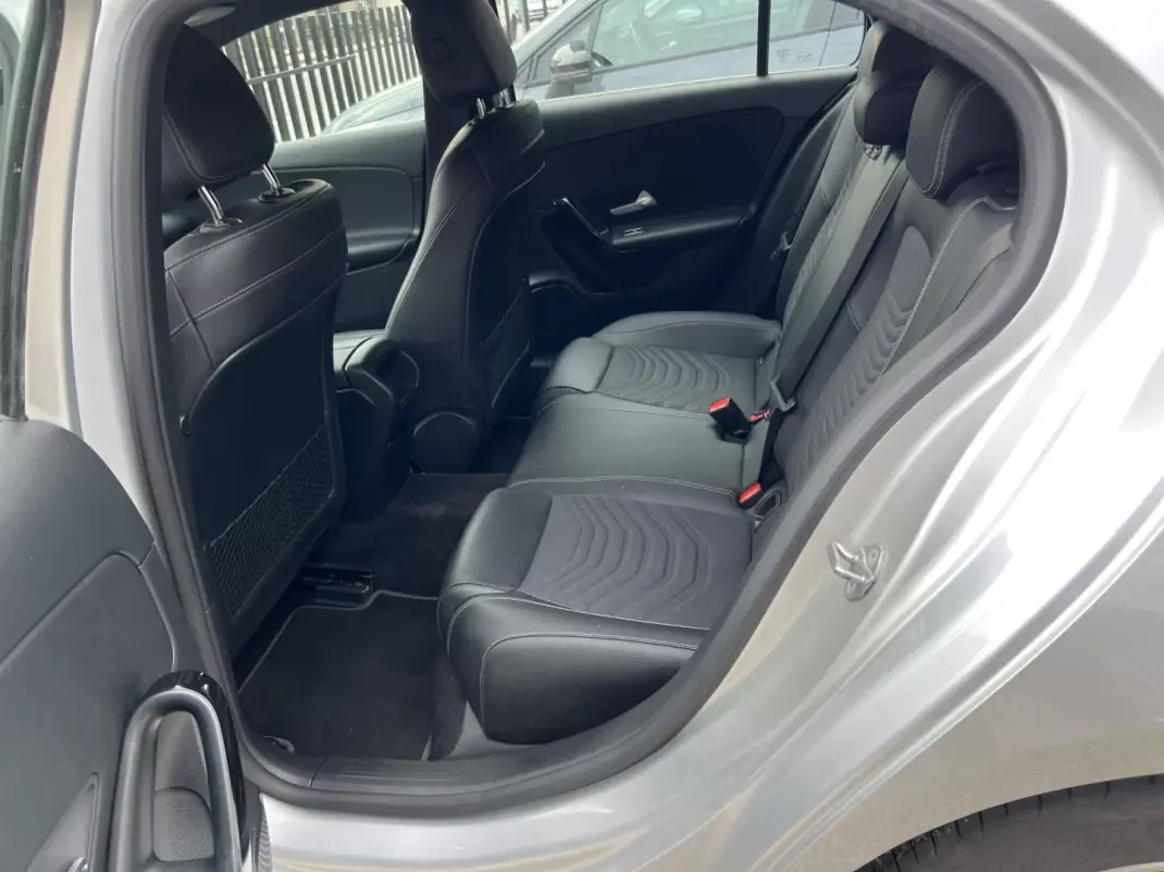 Mercedes-Benz A 180 2020 - 23000 EUR, 147000 km - AUTO.MOTO.pt - 147000km - foto 12 de 19