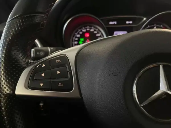 Mercedes-Benz A 180 2018 - 17750 EUR, 222000 km - AUTO.MOTO.pt - 222000km - foto 19 de 33