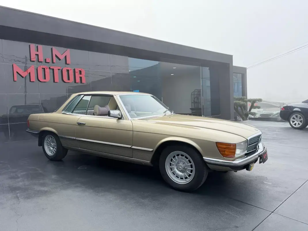 Mercedes-Benz SLC 180 1977 - 29900 EUR, 84000 km - AUTO.MOTO.pt - 84000km - foto 2 de 12