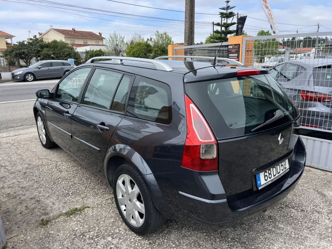 Renault Mégane Break 2007 - 4900 EUR, 141337 km - AUTO.MOTO.pt - 141337km - foto 12 de 19