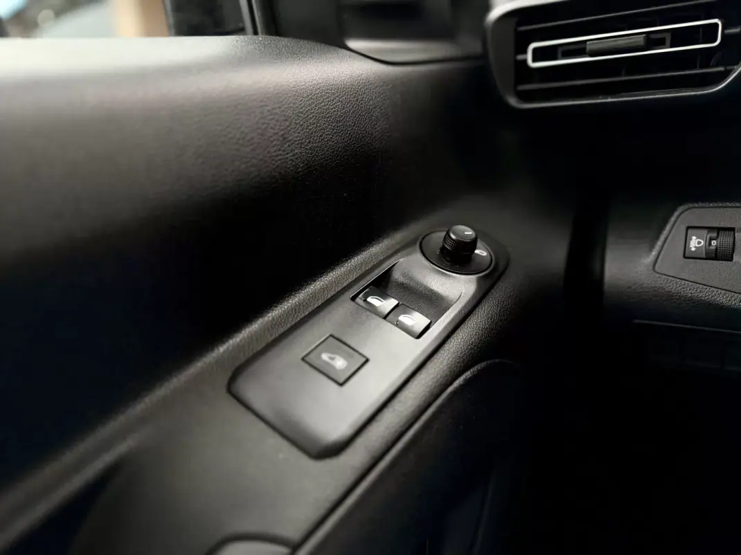 Peugeot 2024 - 18950 EUR, 82000 km - AUTO.MOTO.pt - 82000km - foto 14 de 24