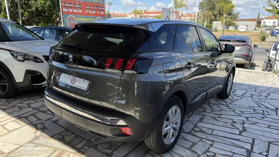 Peugeot 3008 2019 - 17980 EUR, 80200 km - AUTO.MOTO.pt - 80200km - foto 3 de 25