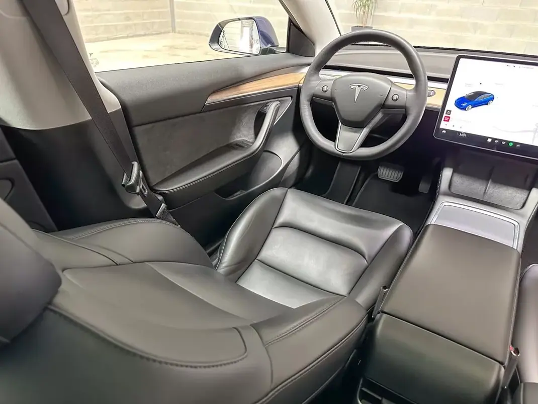 Tesla Model 3 2021 - 27950 EUR, 58905 km - AUTO.MOTO.pt - 58905km - foto 13 de 55
