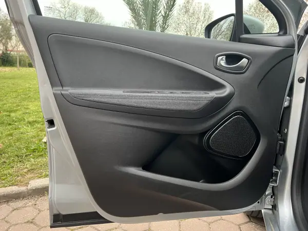 Renault Zoe 2021 - 14965 EUR, 25000 km - AUTO.MOTO.pt - 25000km - foto 14 de 46